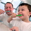 Как научить детей чистить зубы?
